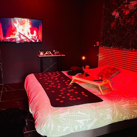 Jungle Love Room De L Hermitage 罗纳河畔的图尔农 外观 照片